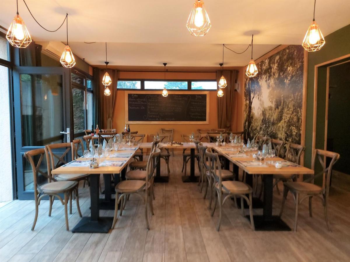 Hotel Restaurant Cirius モントロン・レ・バン エクステリア 写真